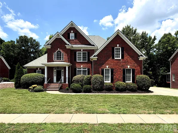 1332 Bershire Ln, Charlotte, NC 28262