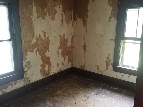 4th image of 703 McCulloch St