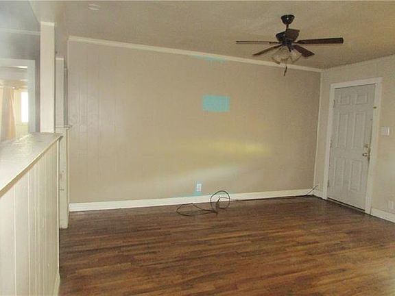 2nd image of 1108 N Dallas St