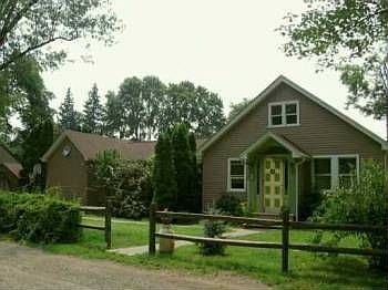 1st image of 2 Milsom Dr
