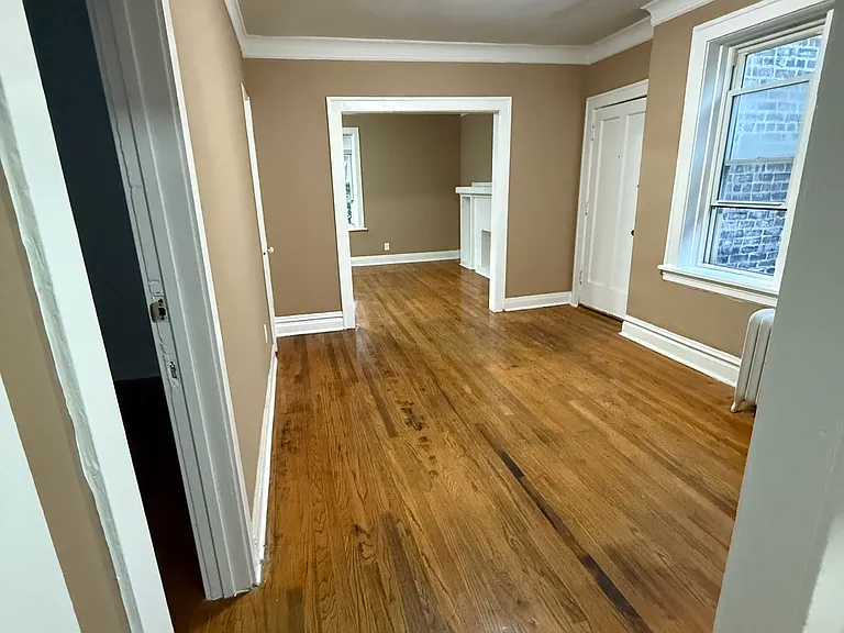 2843 W Berteau Ave #3 — Photo 4