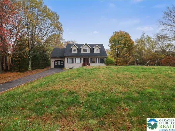 306 Cedar Dr, Long Pond, PA 18334