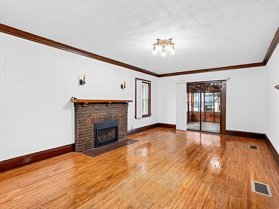 5th image of 4037 Grand Ave S