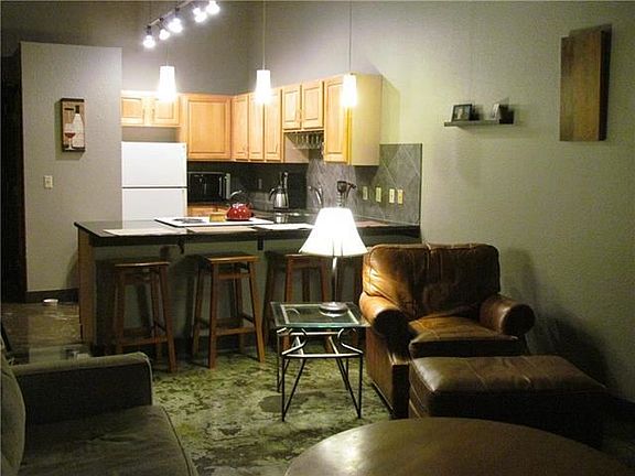 3rd image of 321 W 7th St Unit 608