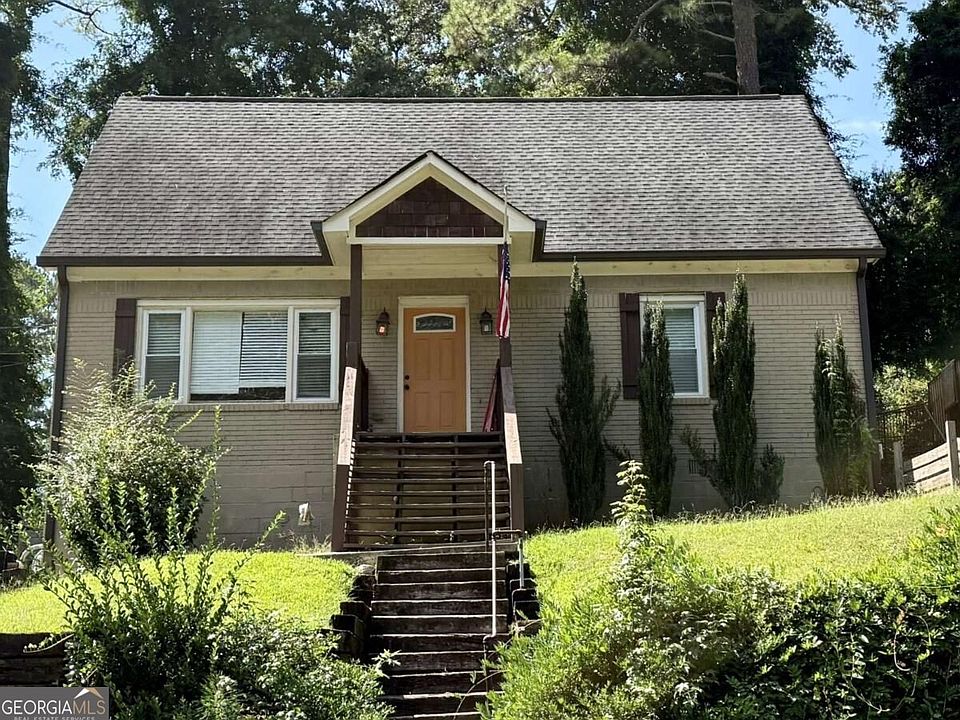 1st image of 969 Gaston St SW
