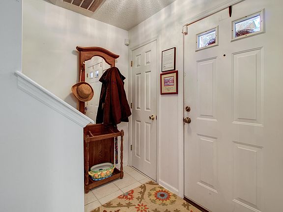 5th image of 105 Amberwood Ln