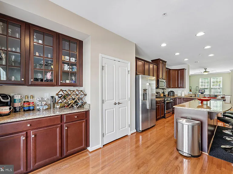 11672 Emerald Green Dr — Photo 13