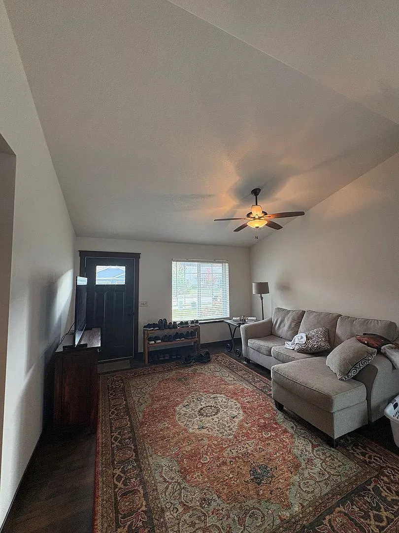 4992 Waylon St — Photo 4