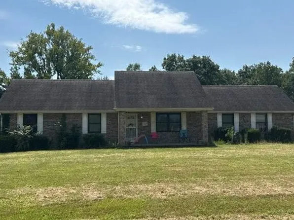 5205 N Camelot Way, North Vernon, IN 47265