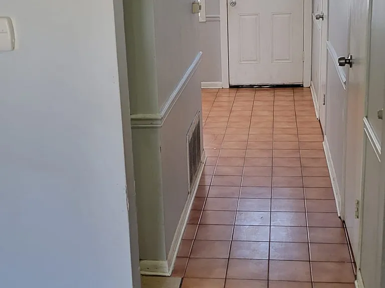 928 Miller Ave — Photo 16