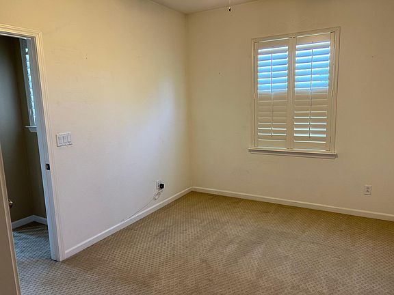 2nd image of 360 S Dulce St