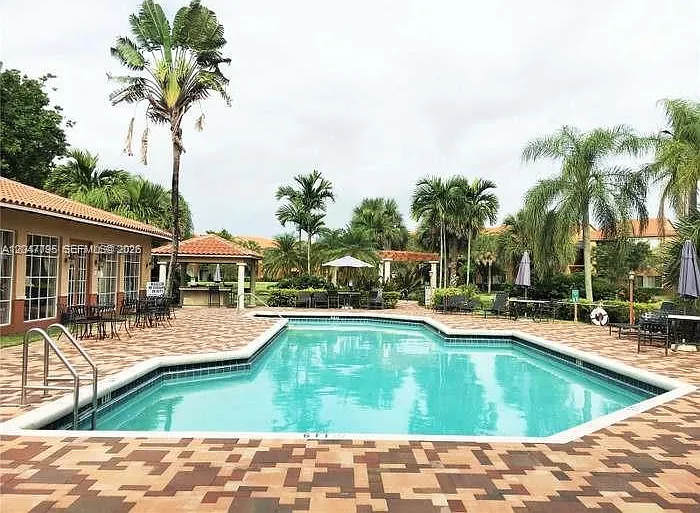 Lakes Of Jacaranda Condo — Photo 3