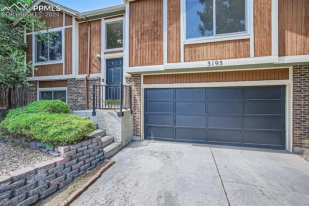 3 bed, 1600 sqft, $2,700 — Photo 3