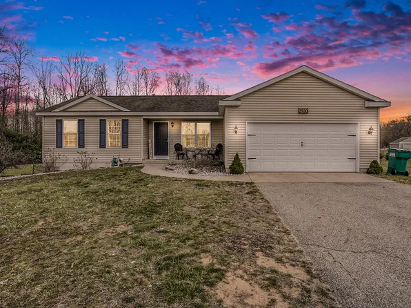 2930 Hidden Forest Ct, Dorr, MI 49323