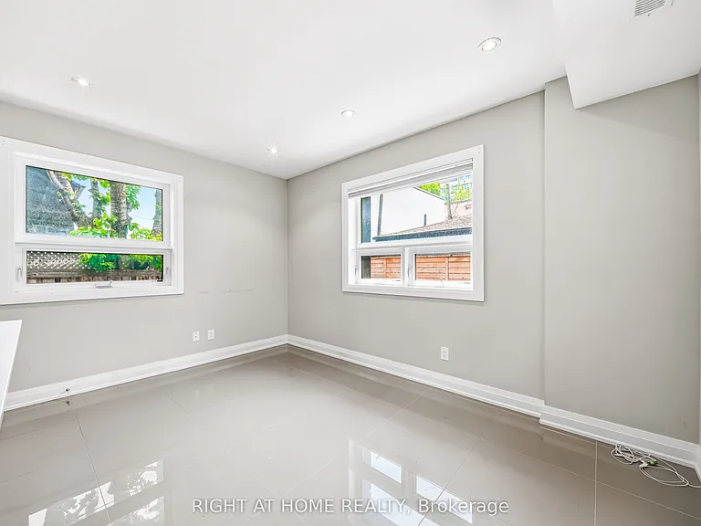 31 Alma Ave #1 — Photo 4