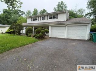 13 Greenwich Rd, Edison, NJ 08820