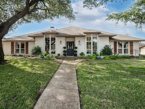 2702 Raintree Dr, Carrollton, TX 75006