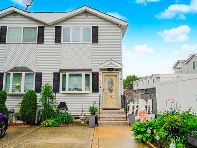 35 Futurity Place, Staten Island, NY, 10312
