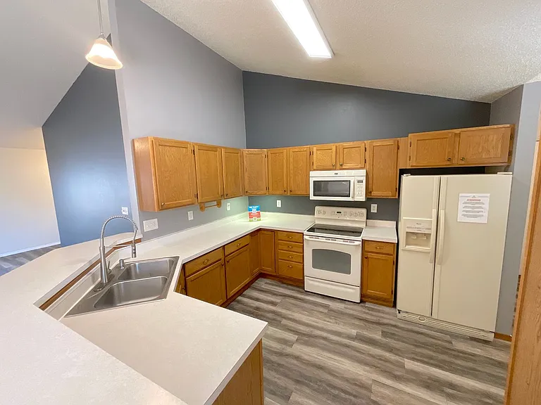 8166 Telegraph Dr — Photo 12