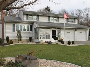 54 Lamplighter Ln, Newington, CT 06111