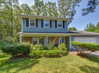 8 Mare Ln, Commack, NY 11725