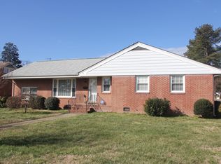 15 Hodges Dr, Hampton, VA 23666