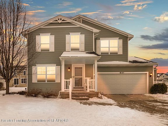 2nd image of 641 Puffin Pl
