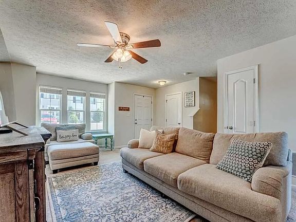 3rd image of 102 Auburn Dr