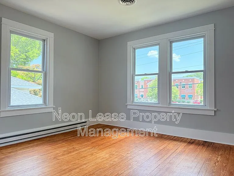 880 S State St #2 — Photo 5