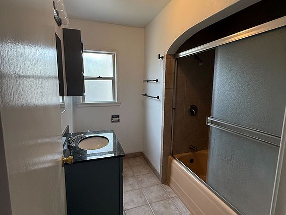3rd image of 1127 N Baker St #1131