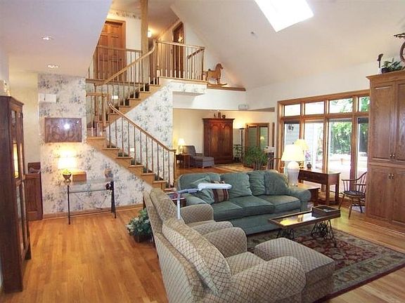 3rd image of 7129 Glacier Dr