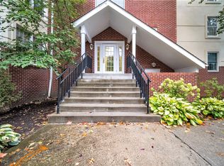 22481 Center Ridge Rd APT 202, Rocky River, OH 44116