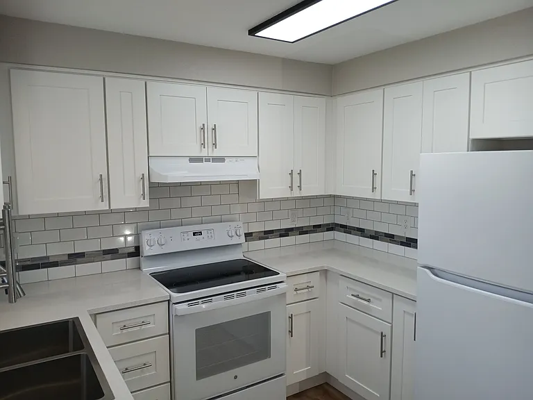 1827 E Glass Ave — Photo 12