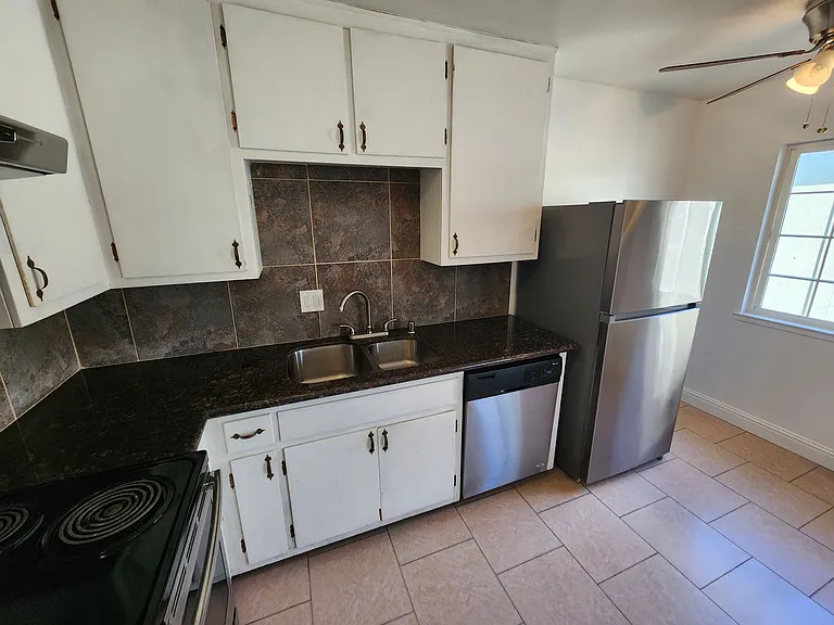 331 Alhambra Blvd — Photo 8