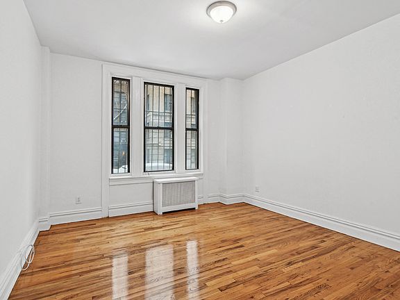 4th image of 347 W 55th St APT 1B