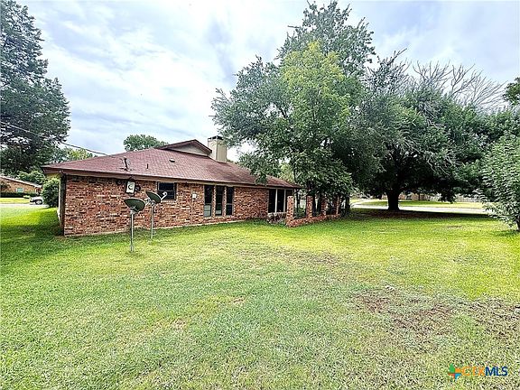 5th image of 1207 Mildred Lee Ln