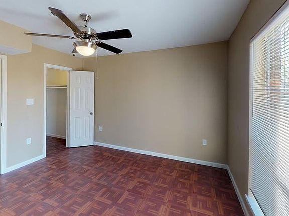 2nd image of 10910 Gulf Fwy