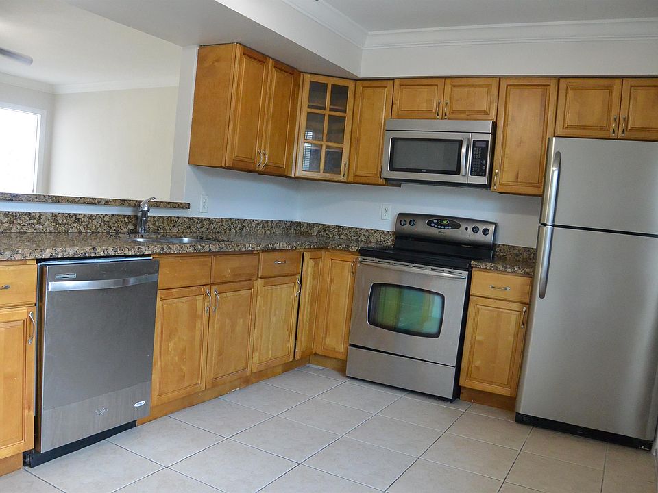 1st image of 1204 NE 4th St #2
