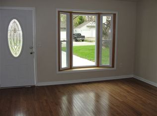 1065 Charest Ave, Waterford, MI 48327