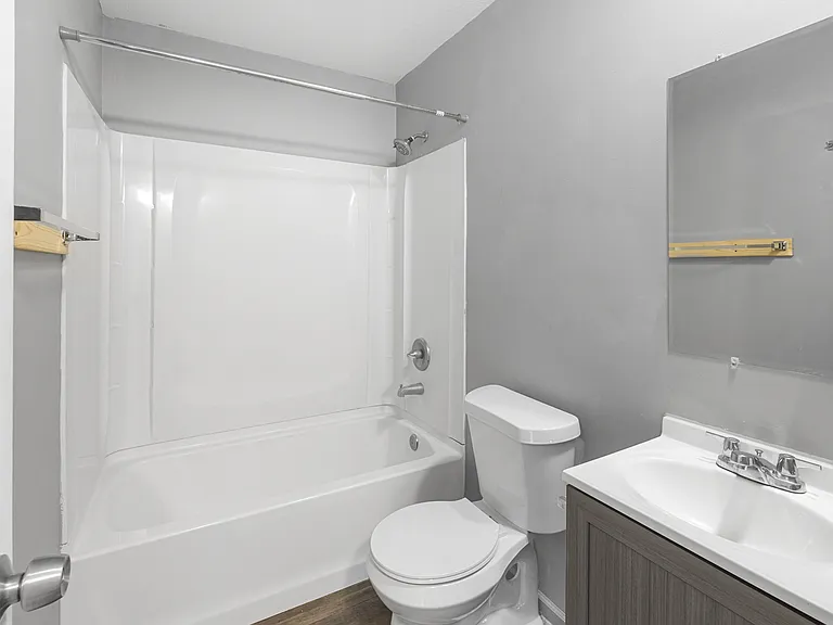 711 Allison Ave #9 — Photo 2