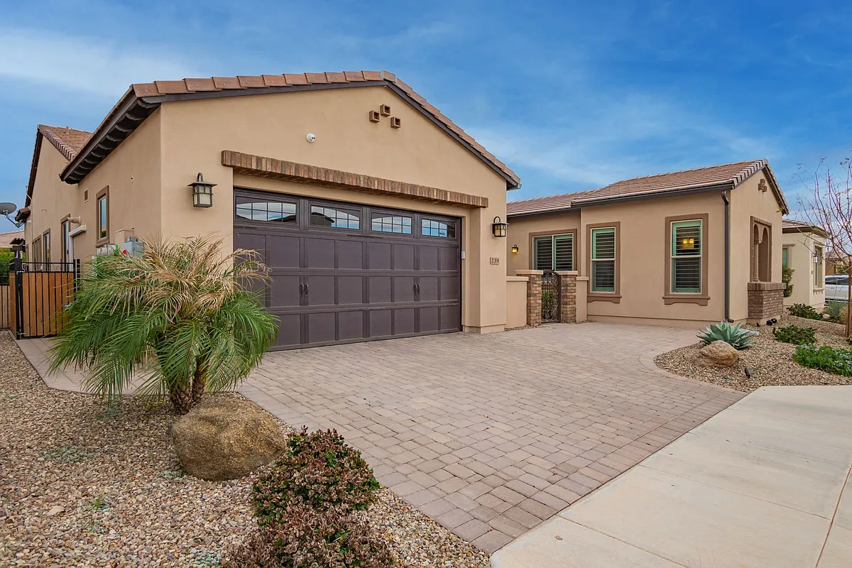 Photo 1 of 47 - 239 E Leverenz Ave - Queen Creek, AZ Primary Photo - 239 E Leverenz Ave