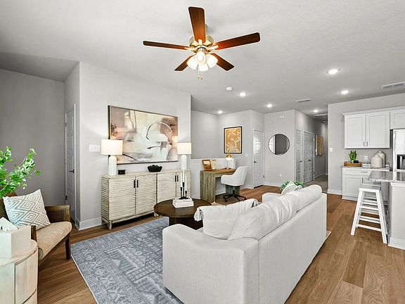 3rd image of 7207 Magnolia Vlg #101