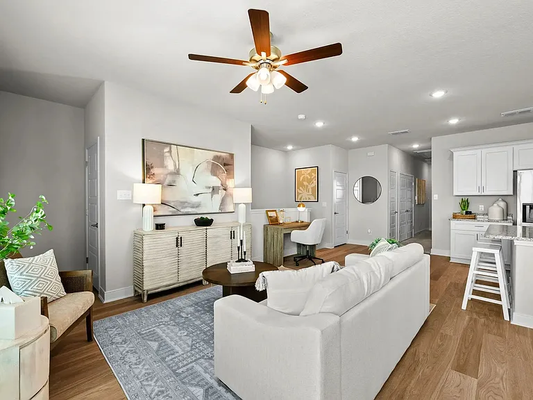 7207 Magnolia Vlg #101 — Photo 3