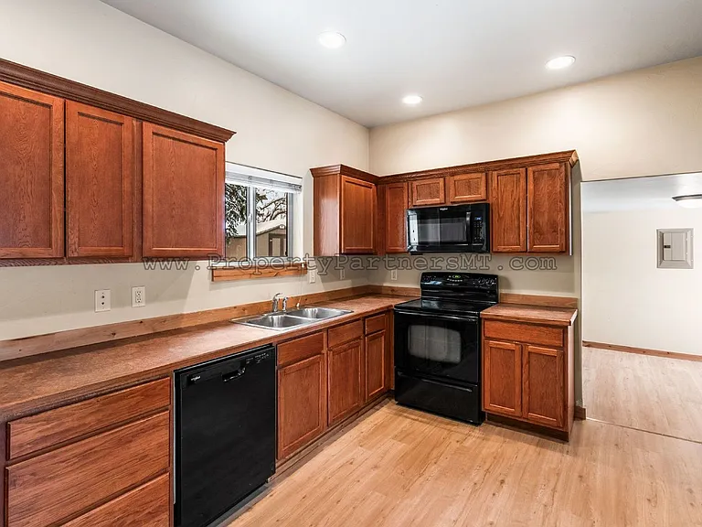 215 N Quaw Blvd — Photo 5