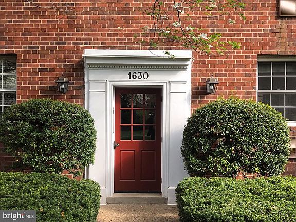 2nd image of 1630 W Abingdon Dr APT 201