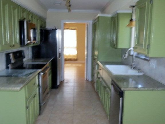 4th image of 6 Back Bay Cir