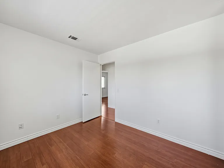 8566 Club House Dr — Photo 28