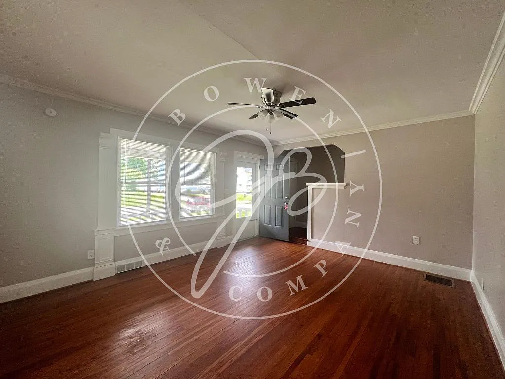 3 bed, 1.0 bath, 1168 sqft, $1,350 — Photo 4