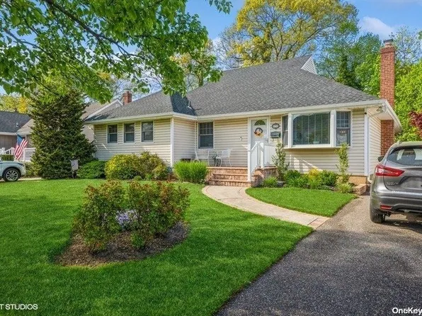 2967 Morgan Drive, Wantagh, NY 11793