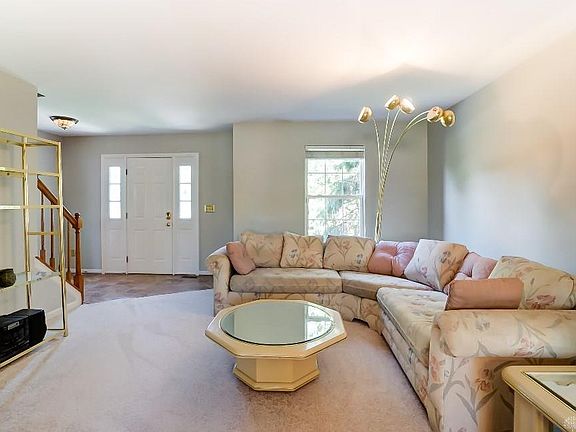 2nd image of 3812 Hanover Dr